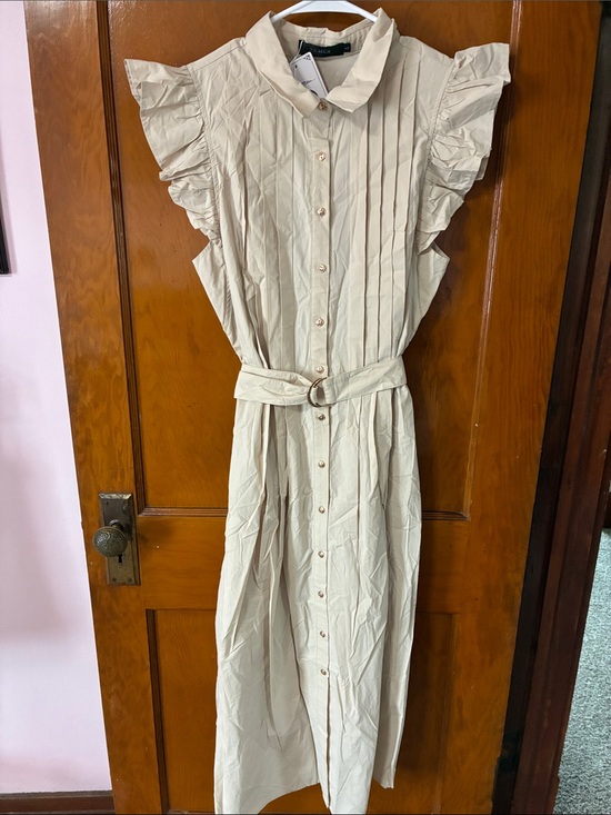 Zesica Dresses & Skirts - NWT Sleeveless Cream Button-Front Belted Maxi Dress